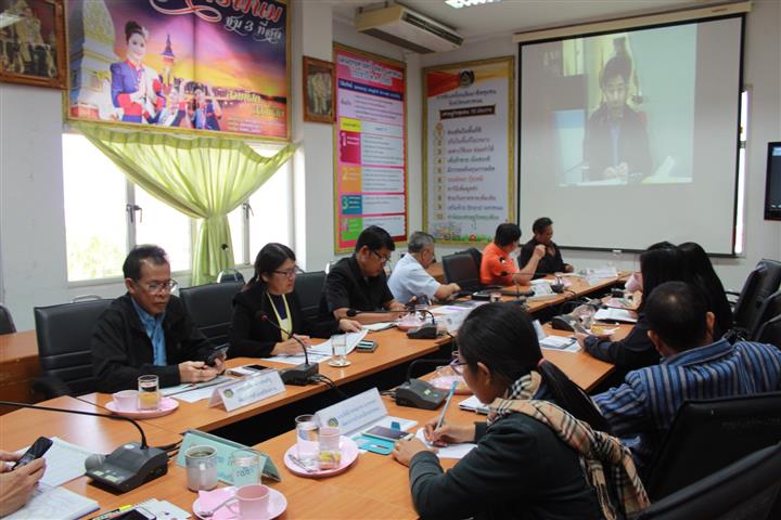 พช.นครพนม-ร่วมประชุมผ่านระบบ video conference กองทุนพัฒนาบทบาทสตรี กรมการพัฒนาชุมชน