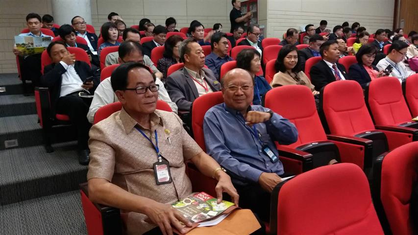 พช.นครพนม-ร่วมฝึกอบรมโครงการหลักสูตรเสริมสมรรถนะผู้บริหารระดับสูง ศึกษาดูงานในหัวข้อ “การพัฒนาเศรษฐกิจ สังคม และ สิ่งแวดล้อม อย่างยั่งยืน