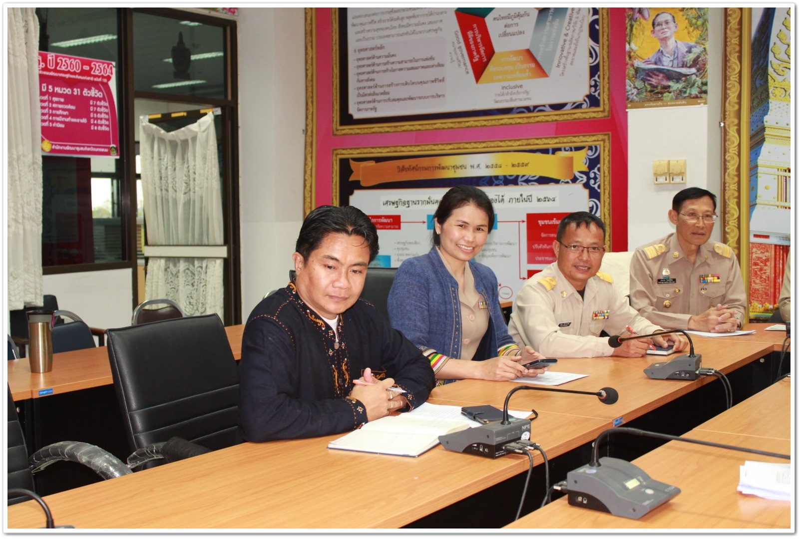 พช.นครพนม-ร่วมรับฟังการประชุมผ่านระบบวิดีทัศน์ทางไกล (Video Conference) เพื่อสร้างความเข้าใจในการดำเนินการตามโครงการไทยนิยม ยั่งยืน