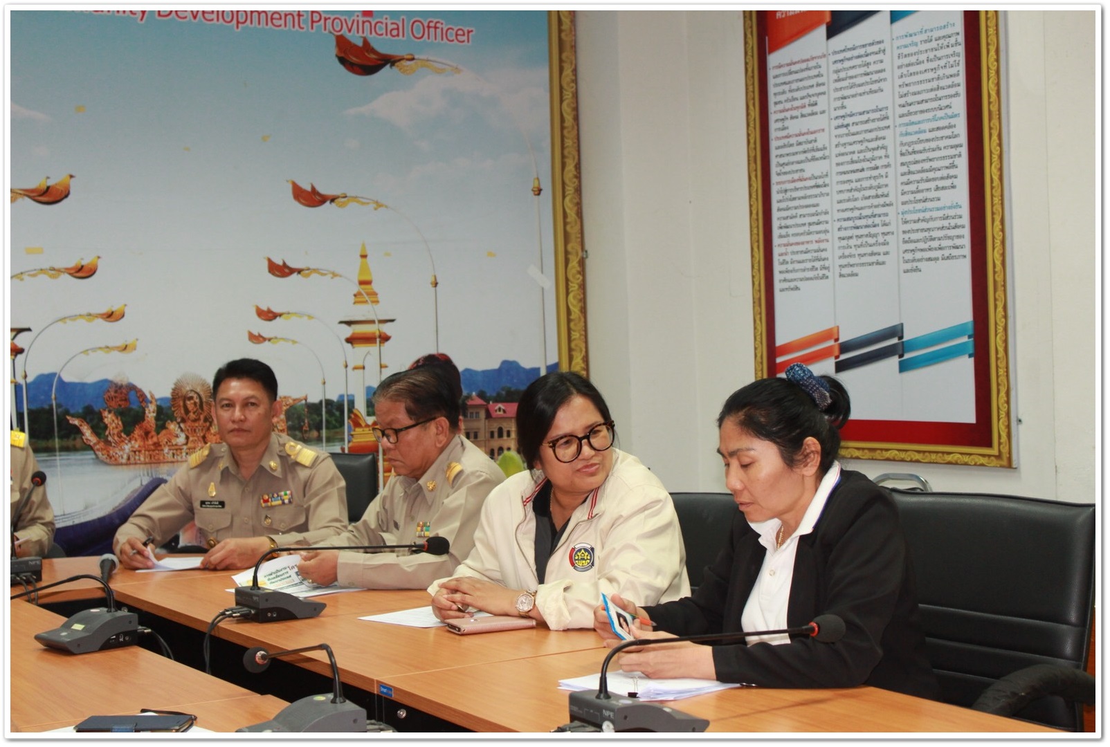พช.นครพนม-ร่วมรับฟังการประชุมผ่านระบบวิดีทัศน์ทางไกล (Video Conference) เพื่อสร้างความเข้าใจในการดำเนินการตามโครงการไทยนิยม ยั่งยืน