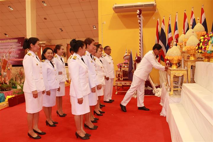 พช.นครพนม-ร่วมพิิธีวันที่ระลึกพระบาทสมเด็จพระนั่งเกล้าเจ้าอยู่หัว และวันข้าราชการพลเรือน (1 เมษายน 2561)