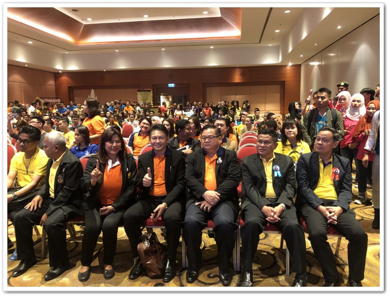 พช.นครพนม-นำชมรม TO BE NUMBER ONE จังหวัดนครพนม ประเภทชุมชน บ้านนาสมดีเข้าร่วมการประกวดผลงานชมรมฯ ระดับประเทศ ประจำปี 2561