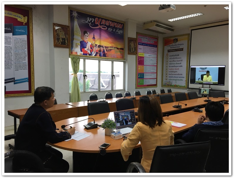 พช.นครพนม-รับฟังการประชุมกรมการพัฒนาชุมชน ครั้งที่ 6/2561 รับชมผ่านทางระบบ TV พช.