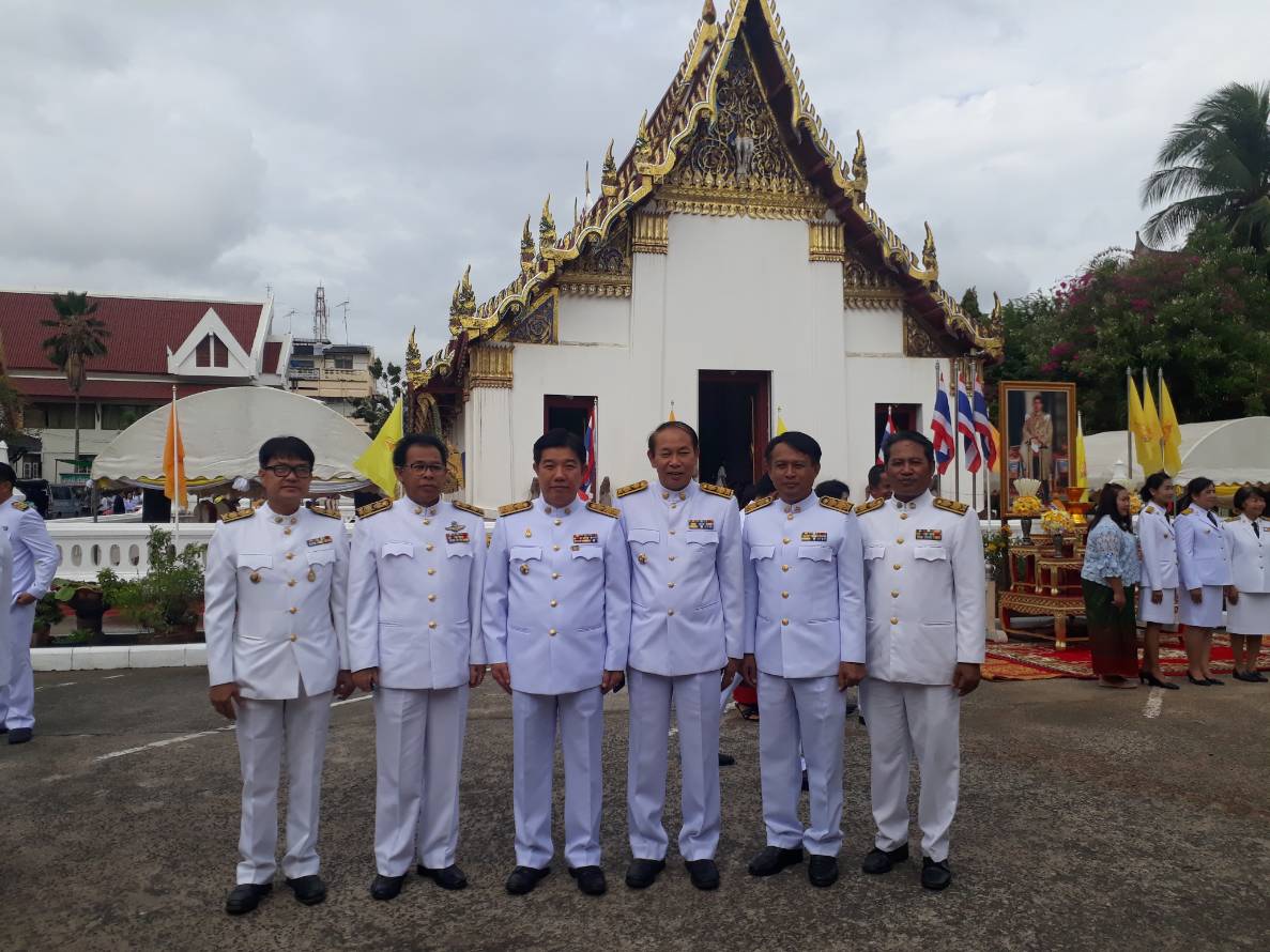 นครพนม-ร่วมถวายผ้าพระกฐินพระราชทานกรมการพัฒนาชุมชน ประจำปี 2561