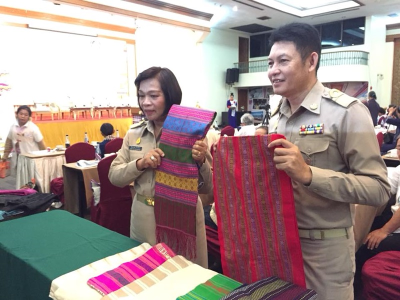 นครพนม-โครงการยกระดับผ้าทออีสานสู่สากล