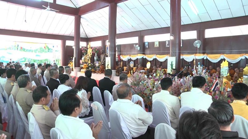 นครพนม-รองนายกรัฐมนตรี นำพุทธศาสนิกชน ทอดกฐินสามัคคี จังหวัดนครพนม