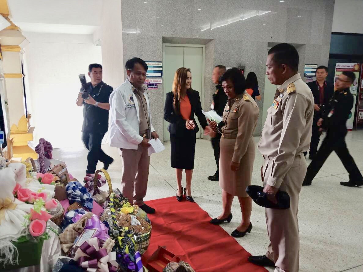 นครพนมคึกคัก! จัดเทศกาลของขวัญปีใหม่ 2019