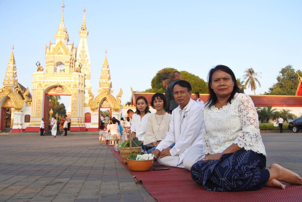 นครพนม “ผู้ว่า พาทำบุญ”
