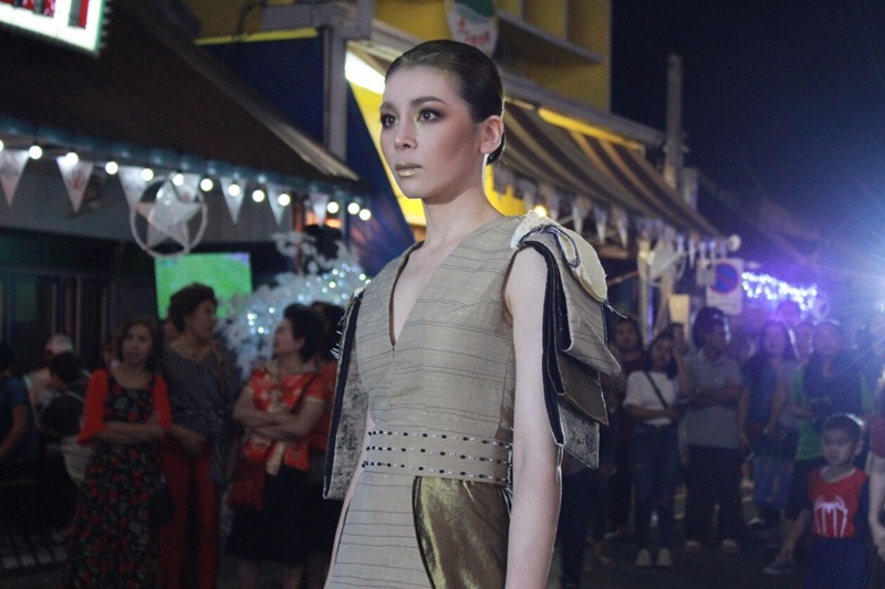 ?นครพนม เดินแบบสุดยอด “ผ้าไทย ไม่เชย” ภายใต้งาน Winter Festival