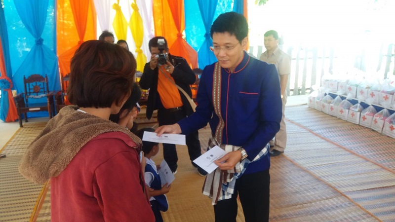 ?ออกบริการจังหวัดเคลื่อนที่ บำบัดทุกข์ บำรุงสุข สร้างรอยยิ้มให้ประชาชน ณ อำเภอบ้านแพง