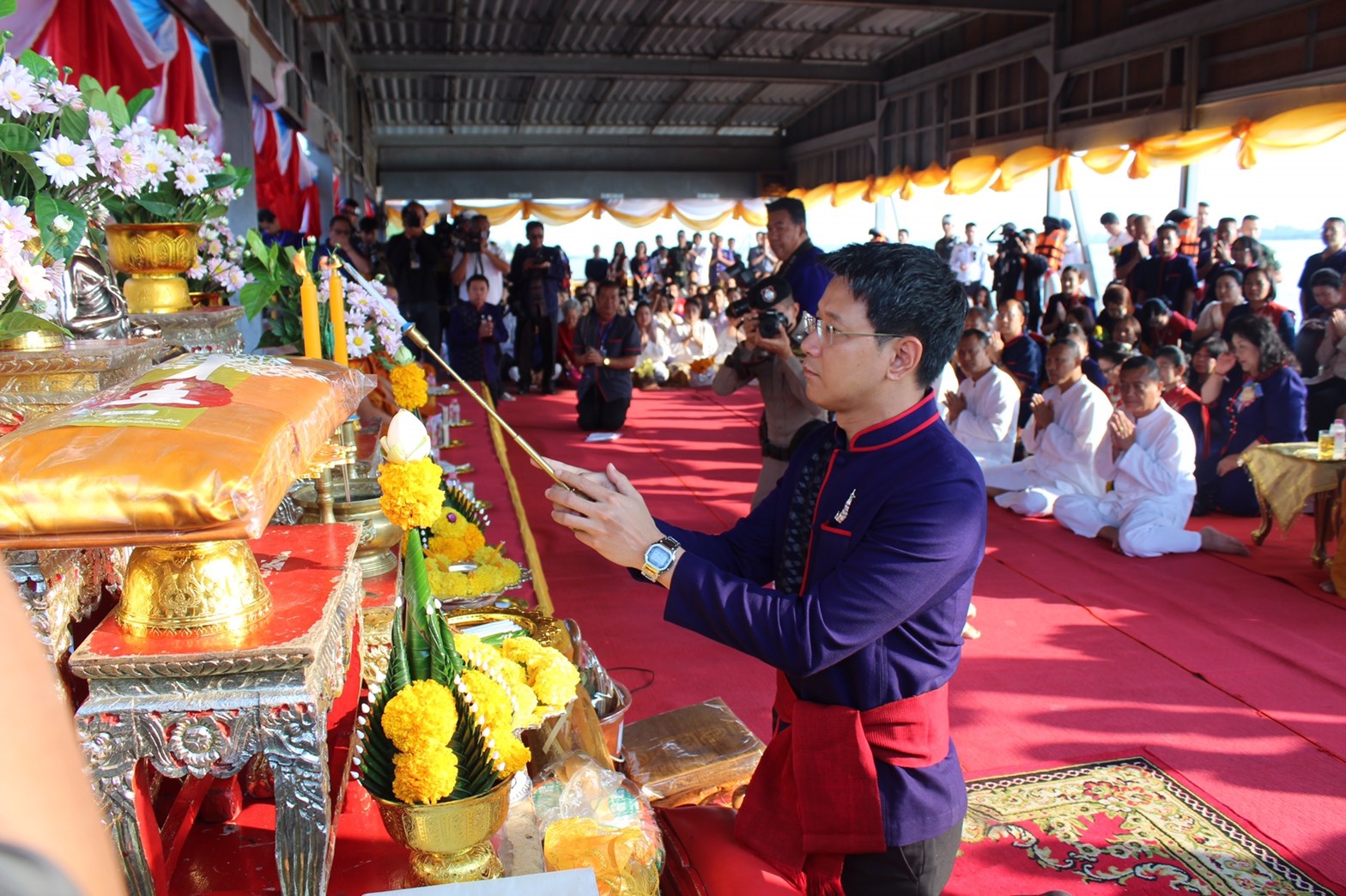 ?นครพนมร่วมพิธีขบวนแห่อัญเชิญพระอุปคุตจากริมฝั่งแม่น้ำโขง ในงานนมัสการพระธาตุพนม ปี 2562