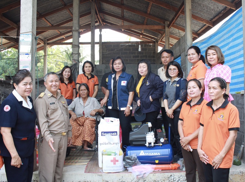 ?นครพนม ลงพื้นเยี่ยมครัวเรือนยากจนตามโครงการ “นครพนม สร้างสังคมอุดมสุข”