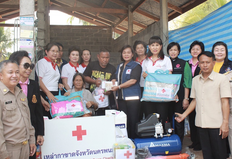 ?นครพนม ลงพื้นเยี่ยมครัวเรือนยากจนตามโครงการ “นครพนม สร้างสังคมอุดมสุข”