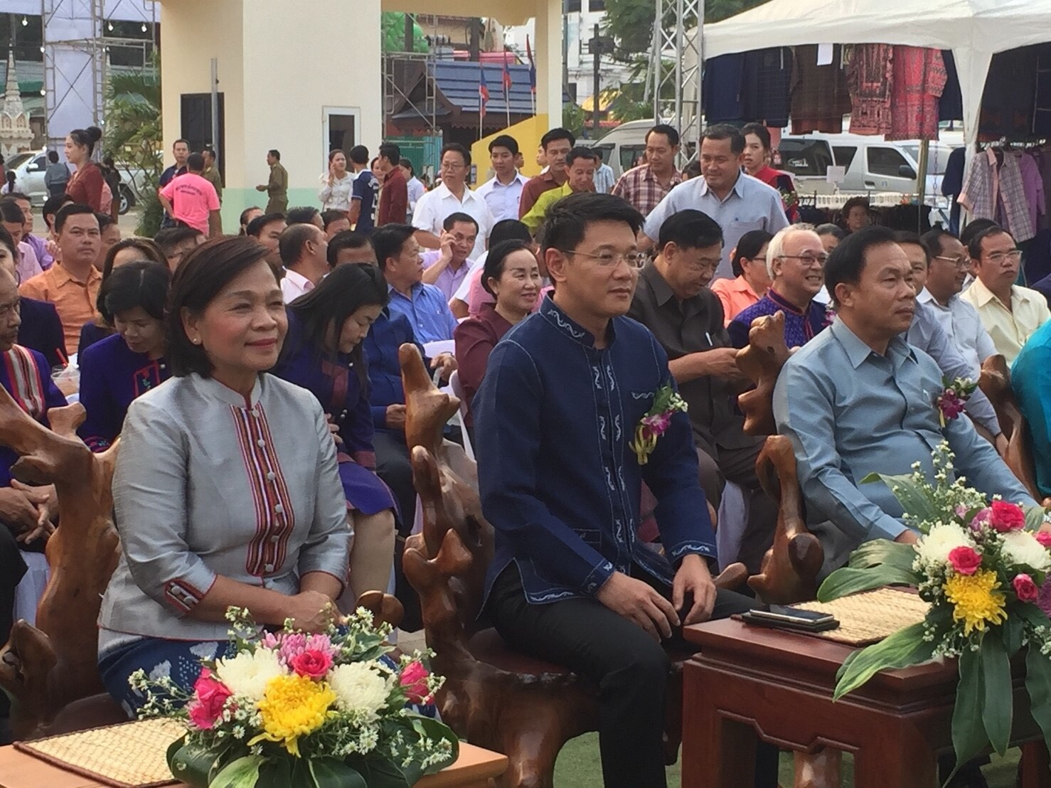 ?นครพนม เปิดงานจัดแสดงและจำหน่ายสินค้าผลิตภัณฑ์ OTOP สานสัมพันธ์สองแผ่นดิน คำม่วน-นครพนม