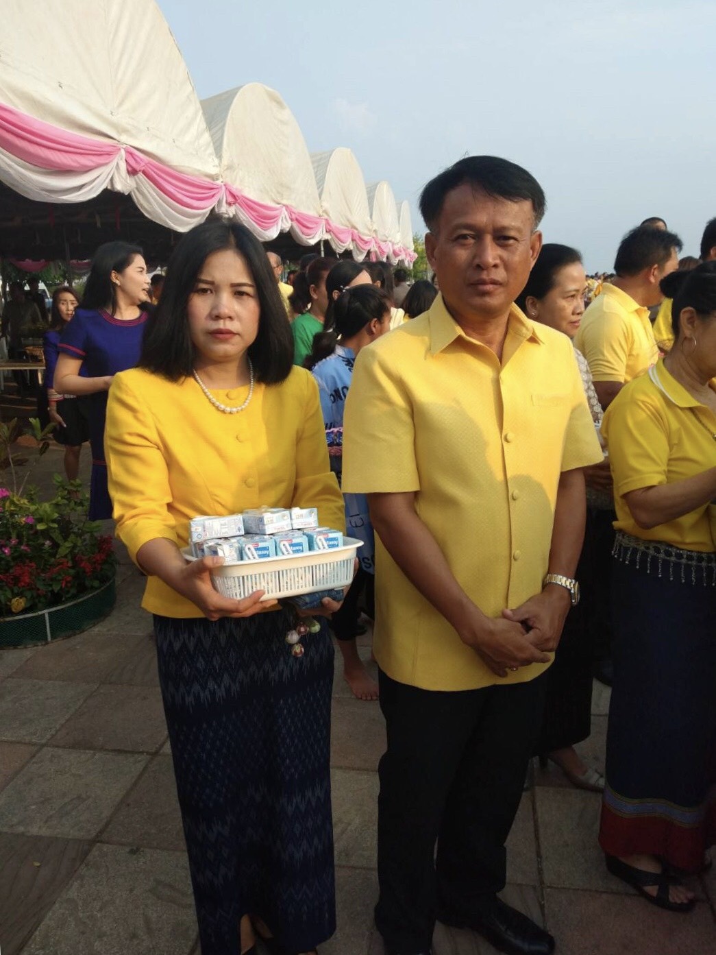 @นครพนม : ทำบุญตักบาตร (เทศบาล) เนื่องในวันปีใหม่ไทย 2562