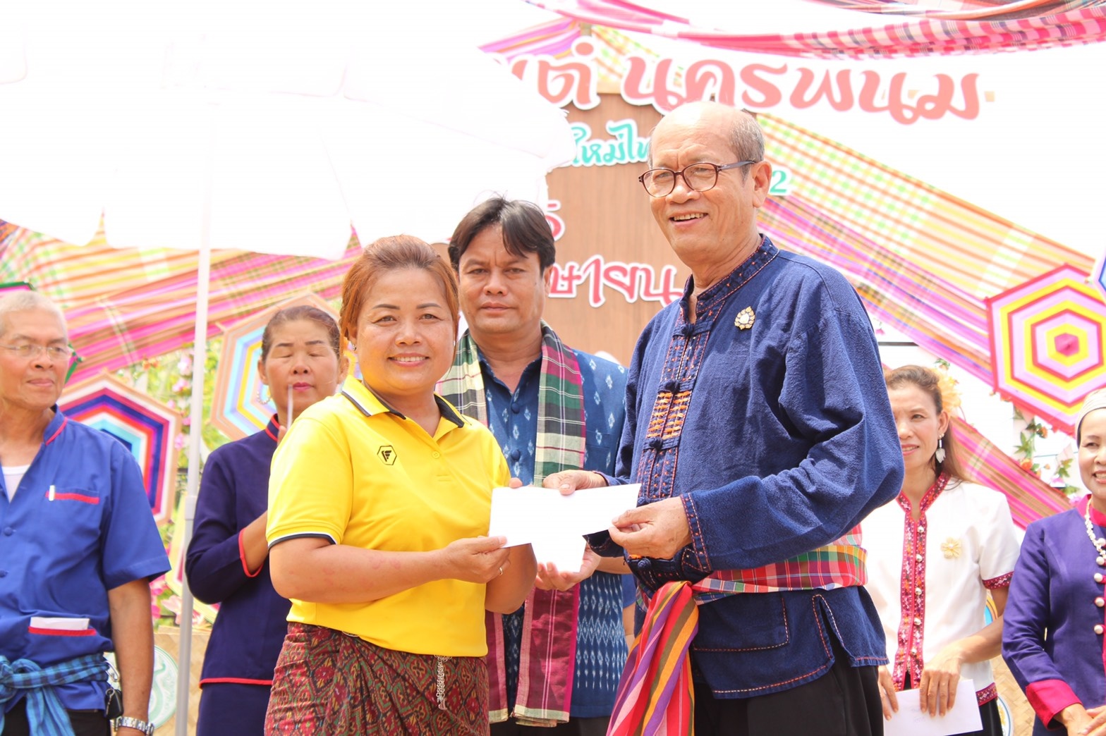 @นครพนม : ประกวดอาหารพื้นถิ่นในมหกรรมวิถีชีวิต วิถีเศรษฐกิจพอเพียง เนื่องในวันปีใหม่ไทย 2562