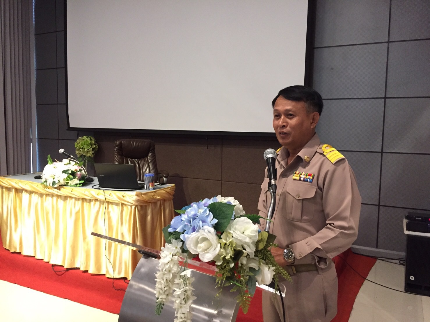 @นครพนม : ประเมินและสรุปผลแบบมีส่วนร่วมโครงการเพื่อส่งเสริมผู้ประกอบการชุมชน
