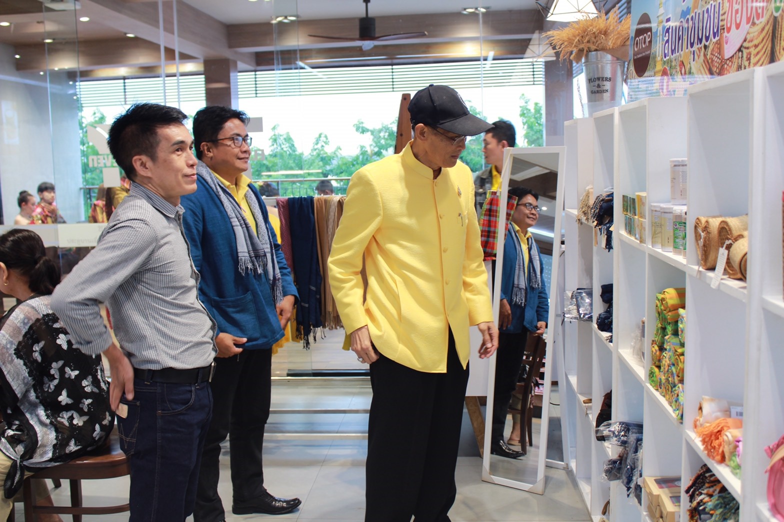 ติดตามการดำเนินงาน OTOP 7- eleven สาขาแลนด์มาร์คพญาศรีสัตตนาคราช