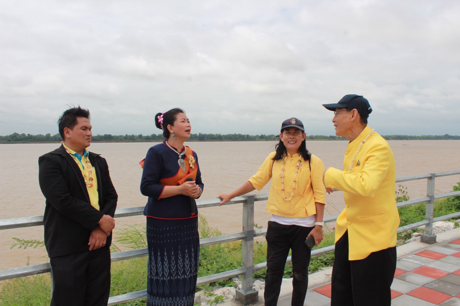กิจกรรมเยี่ยมชมโปรแกรมการท่องเที่ยว หมู่บ้าน OTOP เพื่อการท่องเที่ยว