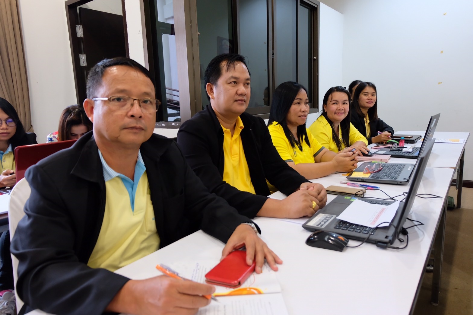 คลินิคสร้างสุขกองทุนชุมชน (Move for Fund Team)