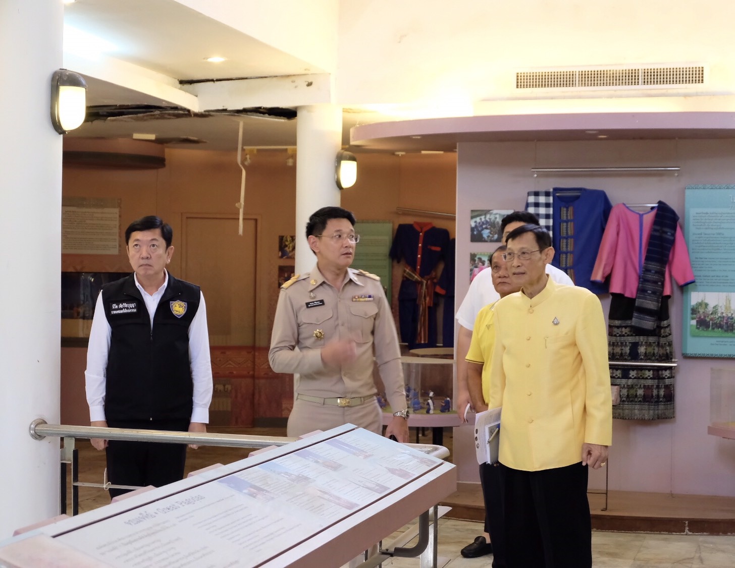 ติดตามการดำเนินงานศูนย์โอท็อปเทรดเดอร์ นครพนม