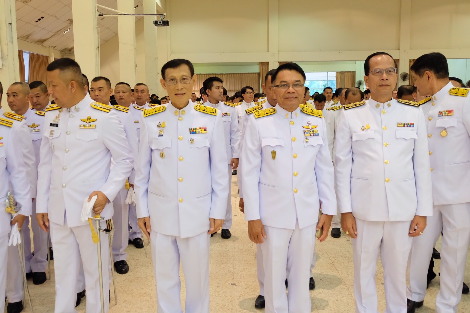 พิธีถวายเครื่องราชสักการะและจุดเทียนถวายพระพรชัยมงคล
