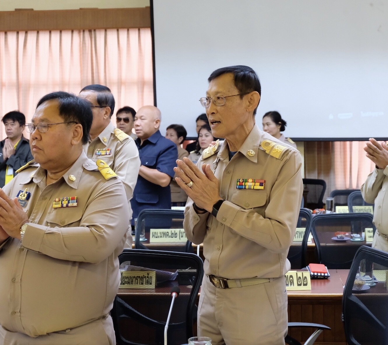 ประชุมคณะกรมการจังหวัด หัวหน้าส่วนราชการ หัวหน้าหน่วยงาน นายอำเภอทุกอำเภอ