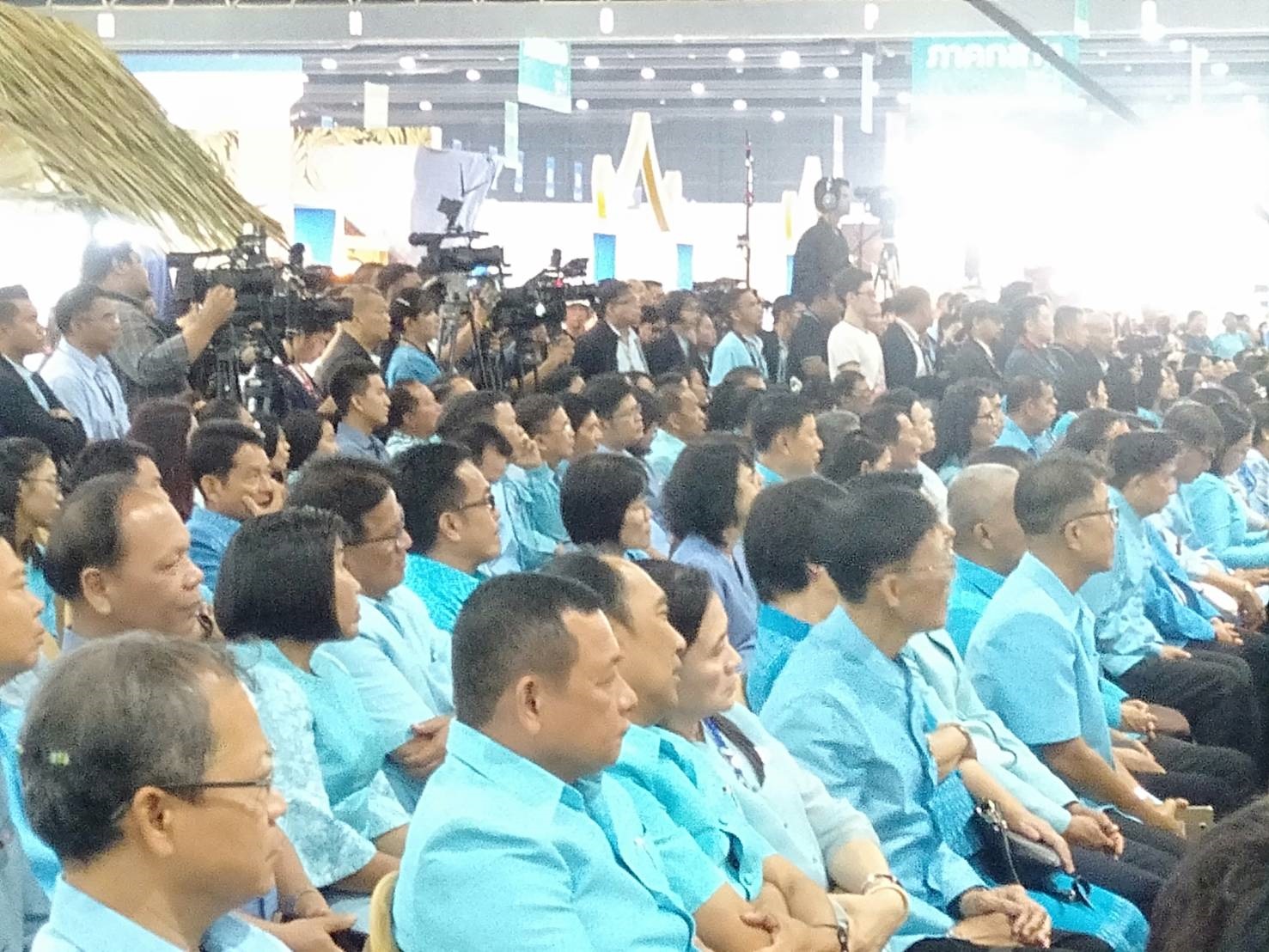 งานศิลปาชีพ ประทีปไทย OTOP ก้าวไกล ด้วยพระบารมี ณ อาคารชาเลนเจอร์ 1-3 ศูนย์แสดงสินค้าและการประชุมอิมแพ็ค เมืองทองธานี อ.ปากเกร็ด จ.นนทบุรี