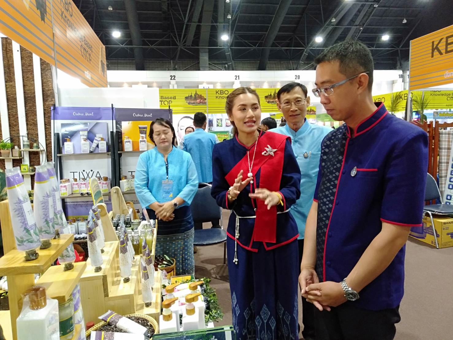 งานศิลปาชีพ ประทีปไทย OTOP ก้าวไกล ด้วยพระบารมี ณ อาคารชาเลนเจอร์ 1-3 ศูนย์แสดงสินค้าและการประชุมอิมแพ็ค เมืองทองธานี อ.ปากเกร็ด จ.นนทบุรี
