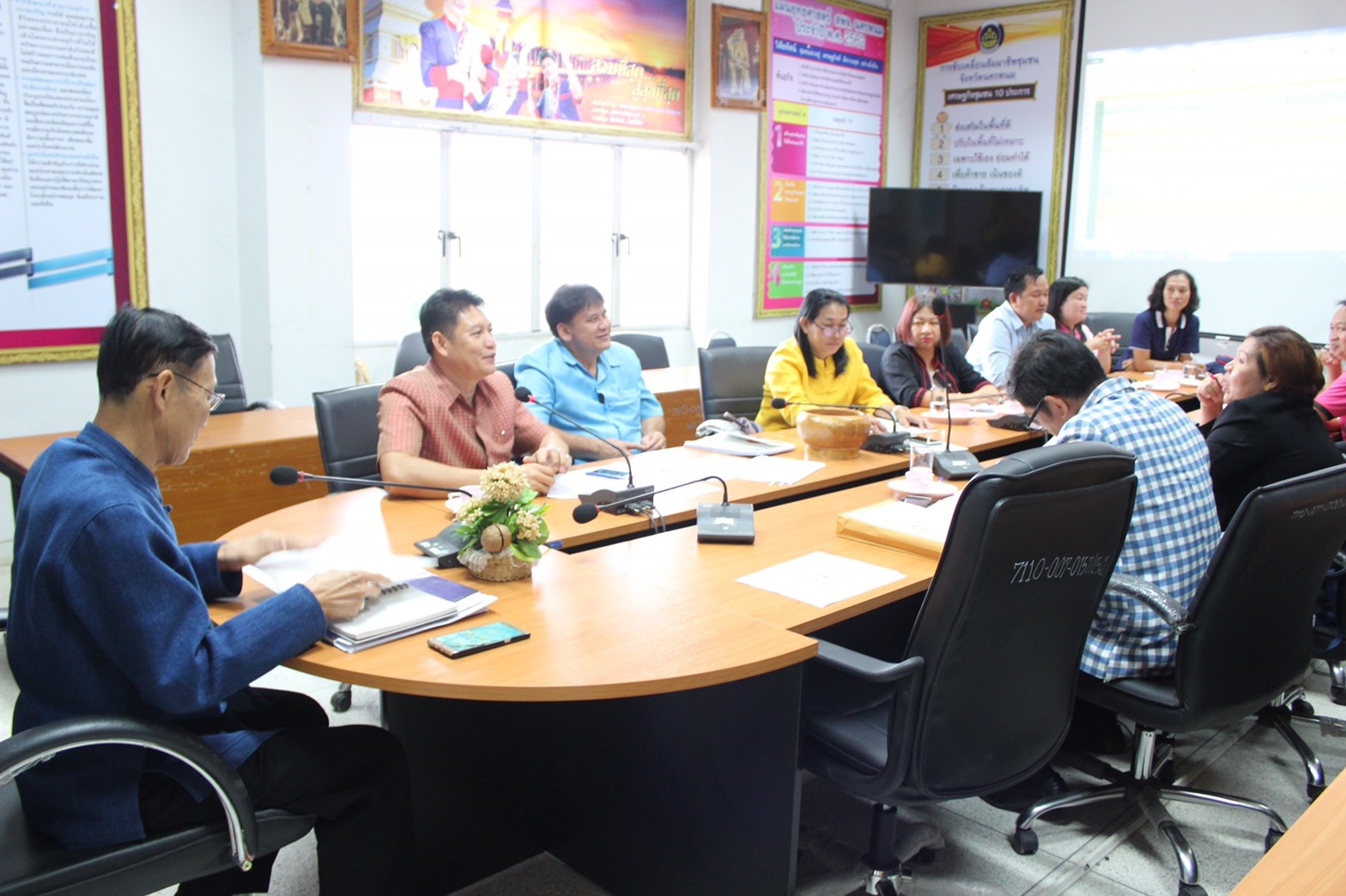 ประชุมหารือและถอดบทเรียนการดำเนินงานตามโครงการชุมชนท่องเที่ยว OTOP นวัตวิถี จังหวัดนครพนม