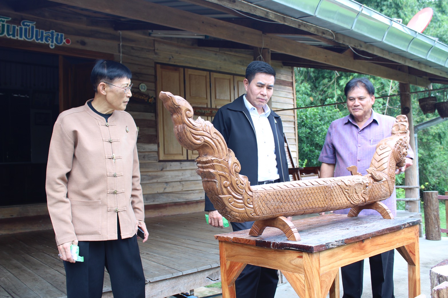 นครพนม:เมืองแห่งความสุข 15 ส.ค.2562  ผู้ตรวจราชการกรมการพัฒนาชุมชน ติดตามการดำเนินงานชุมชนท่องเที่ยว OTOP นวัตวิถี