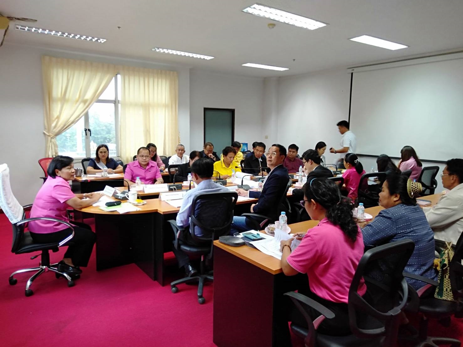 ประชุมคณะกรรมการประสานและขับเคลื่อนนโยบายพลังประชารัฐ จังหวัดนครพนม