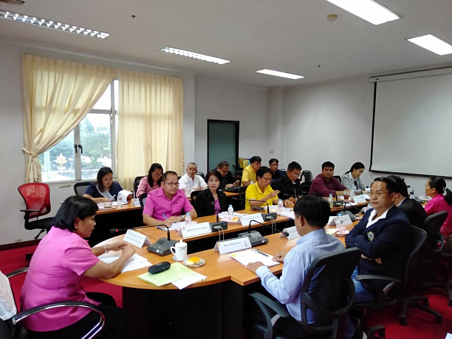 ประชุมคณะกรรมการประสานและขับเคลื่อนนโยบายพลังประชารัฐ จังหวัดนครพนม