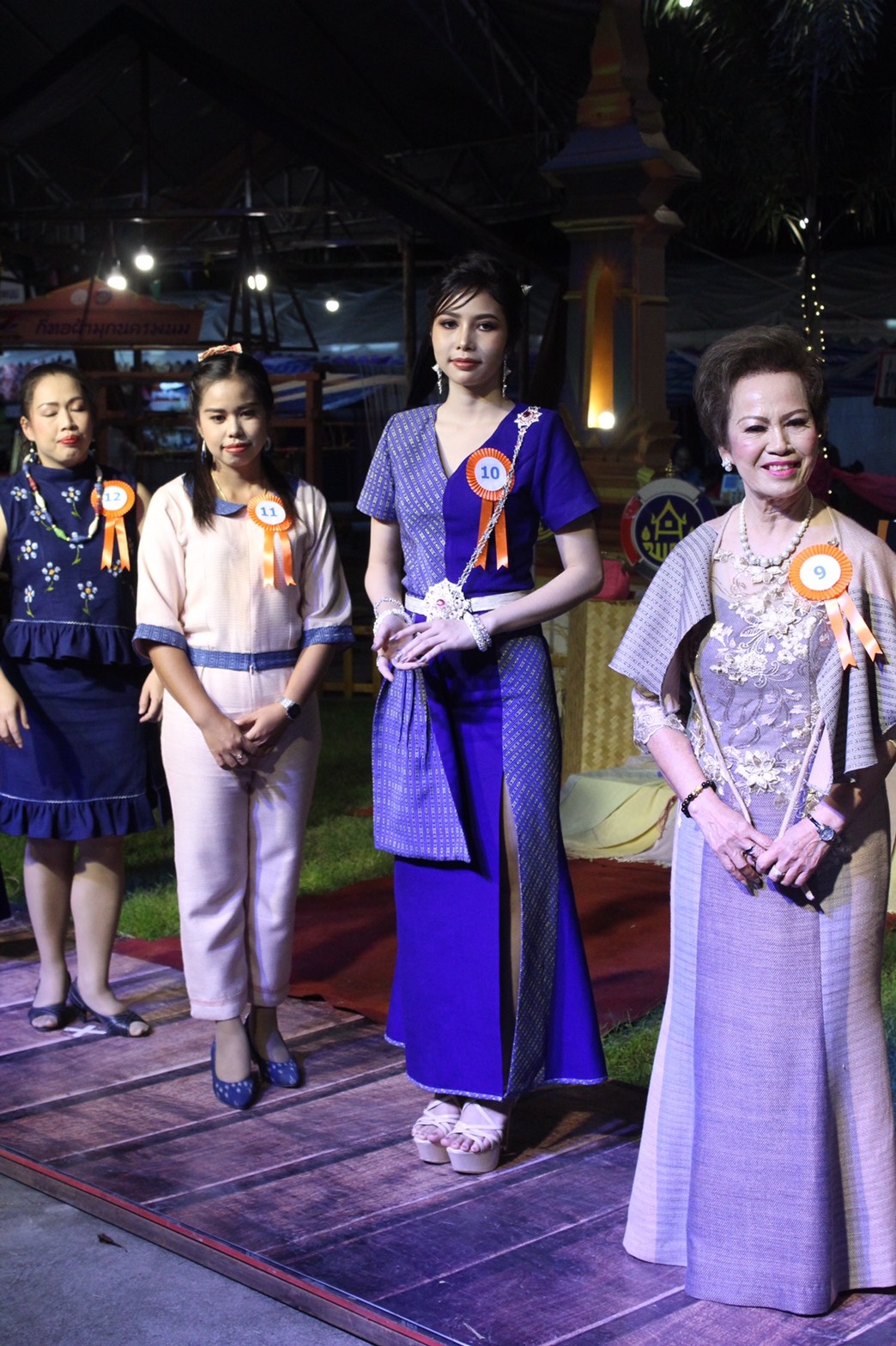 นครพนม เดินแบบ “ผ้าไทย ใส่ไม่เชย” (ร้อยหลาก พรรณลาย ผ้าไทนคร)