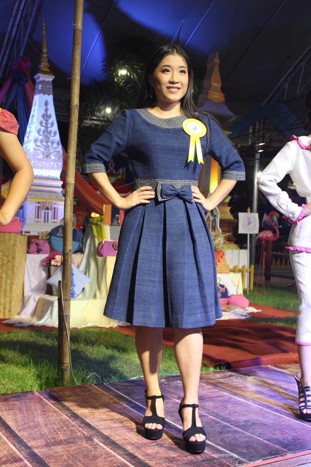 นครพนม เดินแบบ “ผ้าไทย ใส่ไม่เชย” (ร้อยหลาก พรรณลาย ผ้าไทนคร)