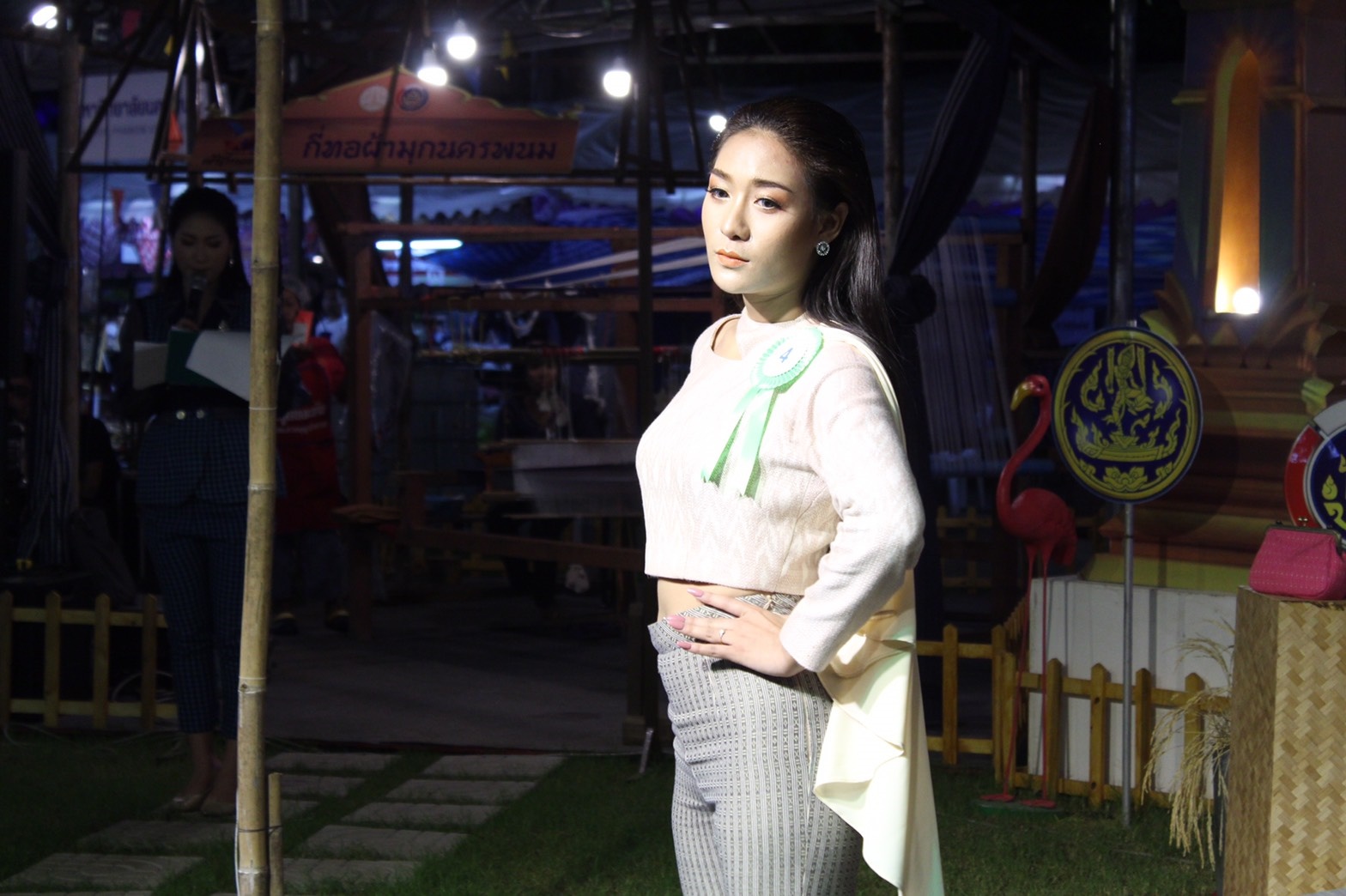 นครพนม เดินแบบ “ผ้าไทย ใส่ไม่เชย” (ร้อยหลาก พรรณลาย ผ้าไทนคร)