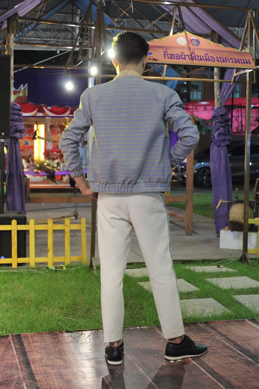 นครพนม เดินแบบ “ผ้าไทย ใส่ไม่เชย” (ร้อยหลาก พรรณลาย ผ้าไทนคร)
