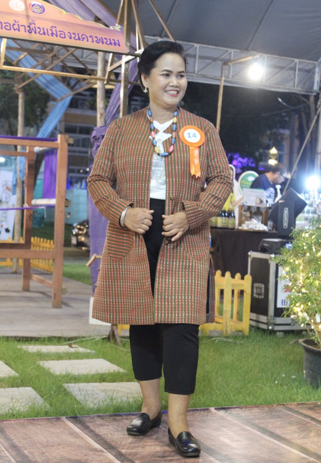 นครพนม เดินแบบ “ผ้าไทย ใส่ไม่เชย” (ร้อยหลาก พรรณลาย ผ้าไทนคร)