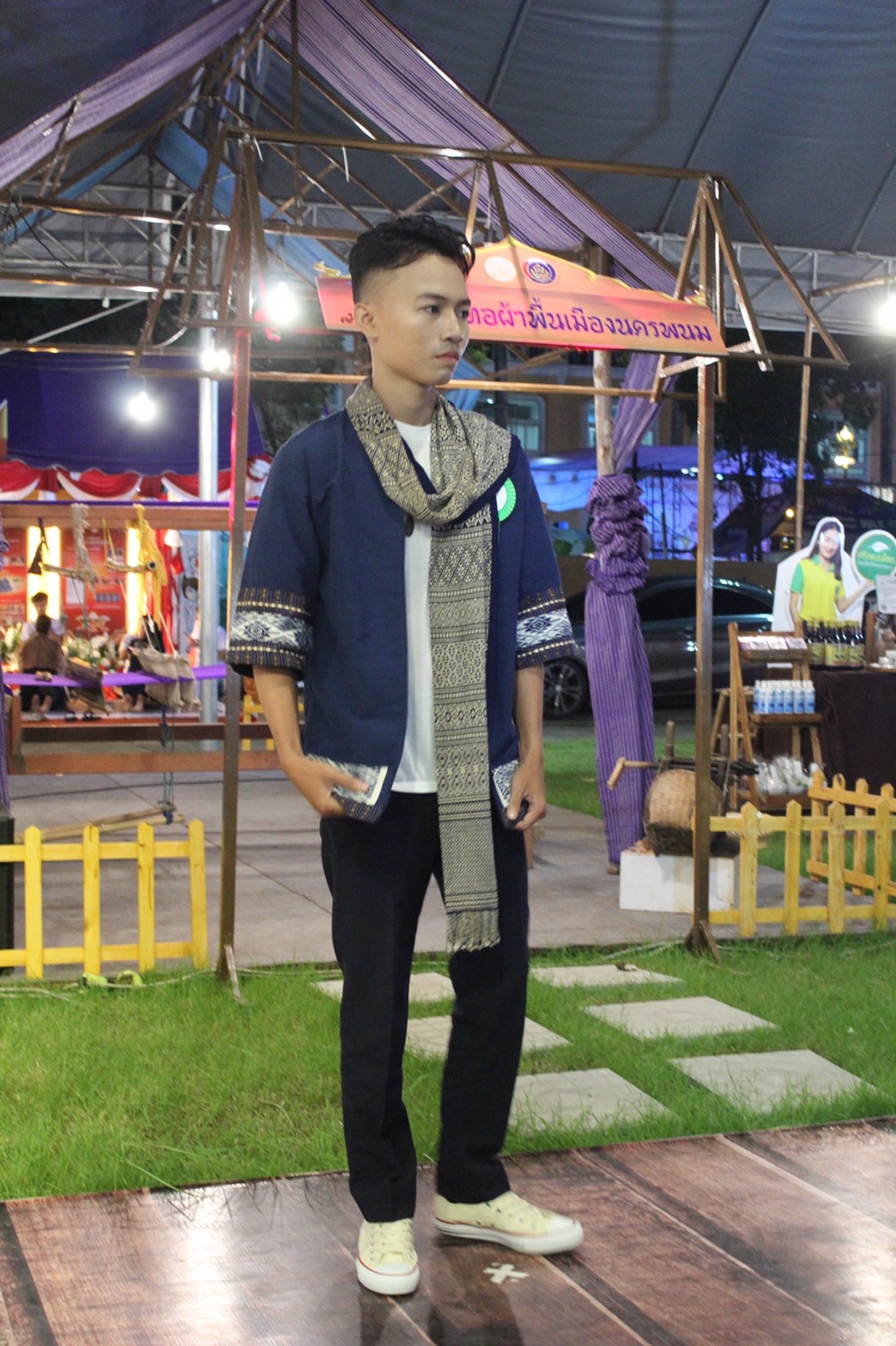 นครพนม เดินแบบ “ผ้าไทย ใส่ไม่เชย” (ร้อยหลาก พรรณลาย ผ้าไทนคร)