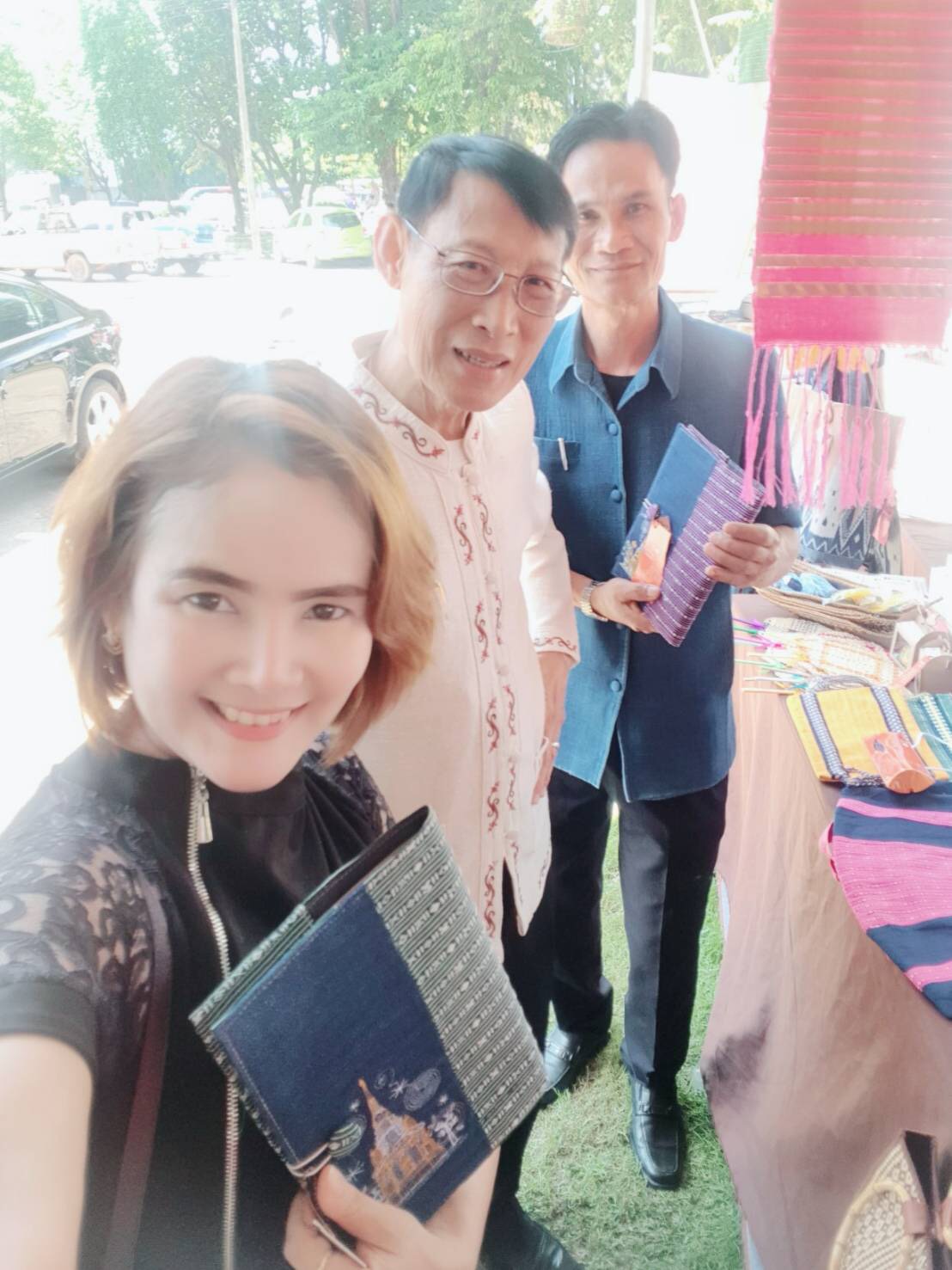 พัฒนาการ​จังหวัด​นครพนม​ ให้กำลังใจแก่ผู้ประกอบการสินค้า OTOP “ร้อยหลาก พรรณลาย ผ้าไทนคร”
