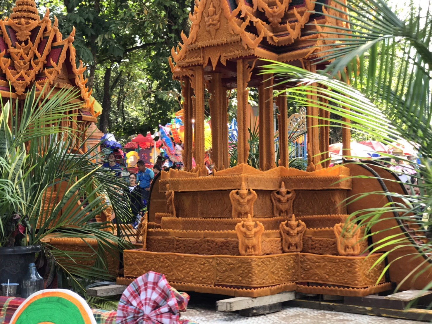 พิธีอันเชิญไฟพระฤกษ์และขบวนแห่ปราสาทผึ้ง ประจำปี พ.ศ. 2562