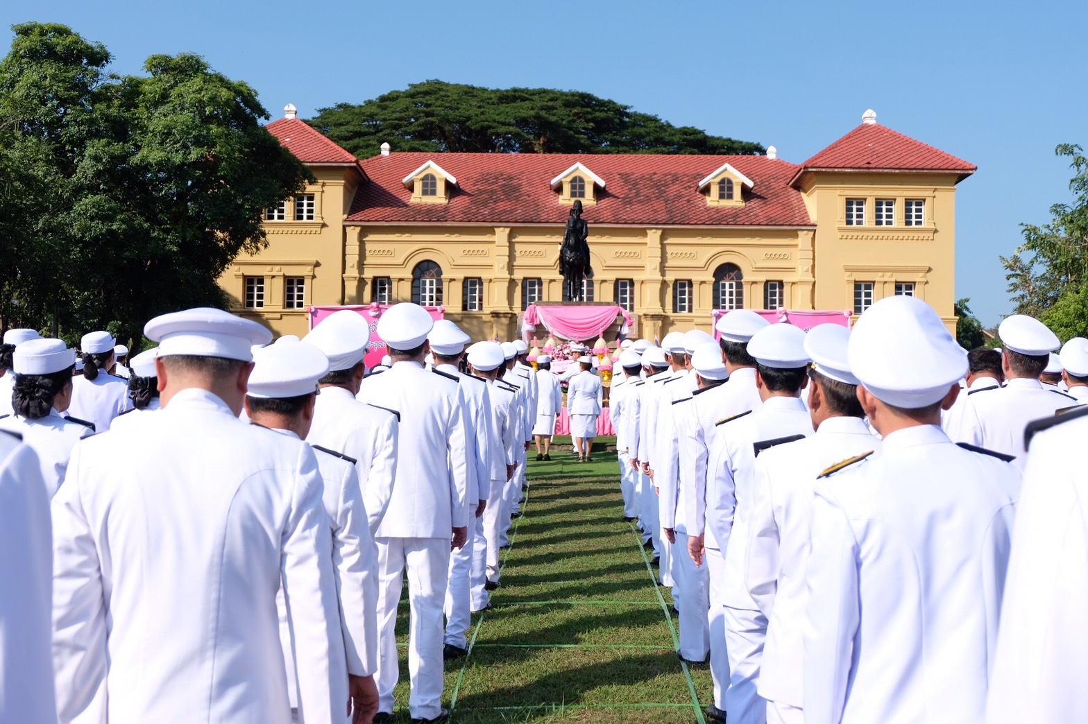 พิธีวางพวงมาลาและถวายบังคมเนื่องในวันคล้ายวันสวรรคตพระบาทสมเด็จพระจุลจอมเกล้าเจ้าอยู่หัว รัชกาลที่ 5