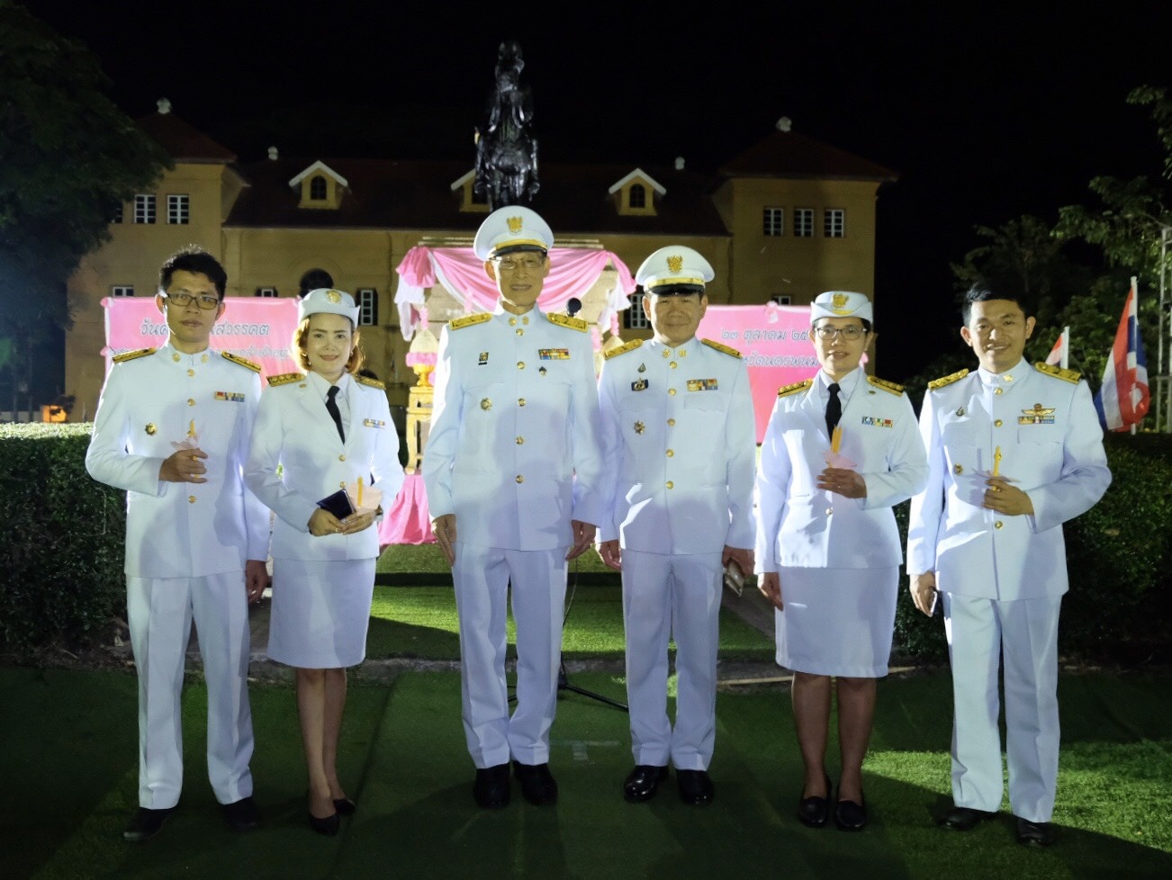 พิธีจุดเทียนเพื่อน้อมรำลึกในพระมหากรุณาธิคุณ พระบาทสมเด็จพระจุลจอมเกล้าเจ้าอยู่หัว รัชกาลที่ 5