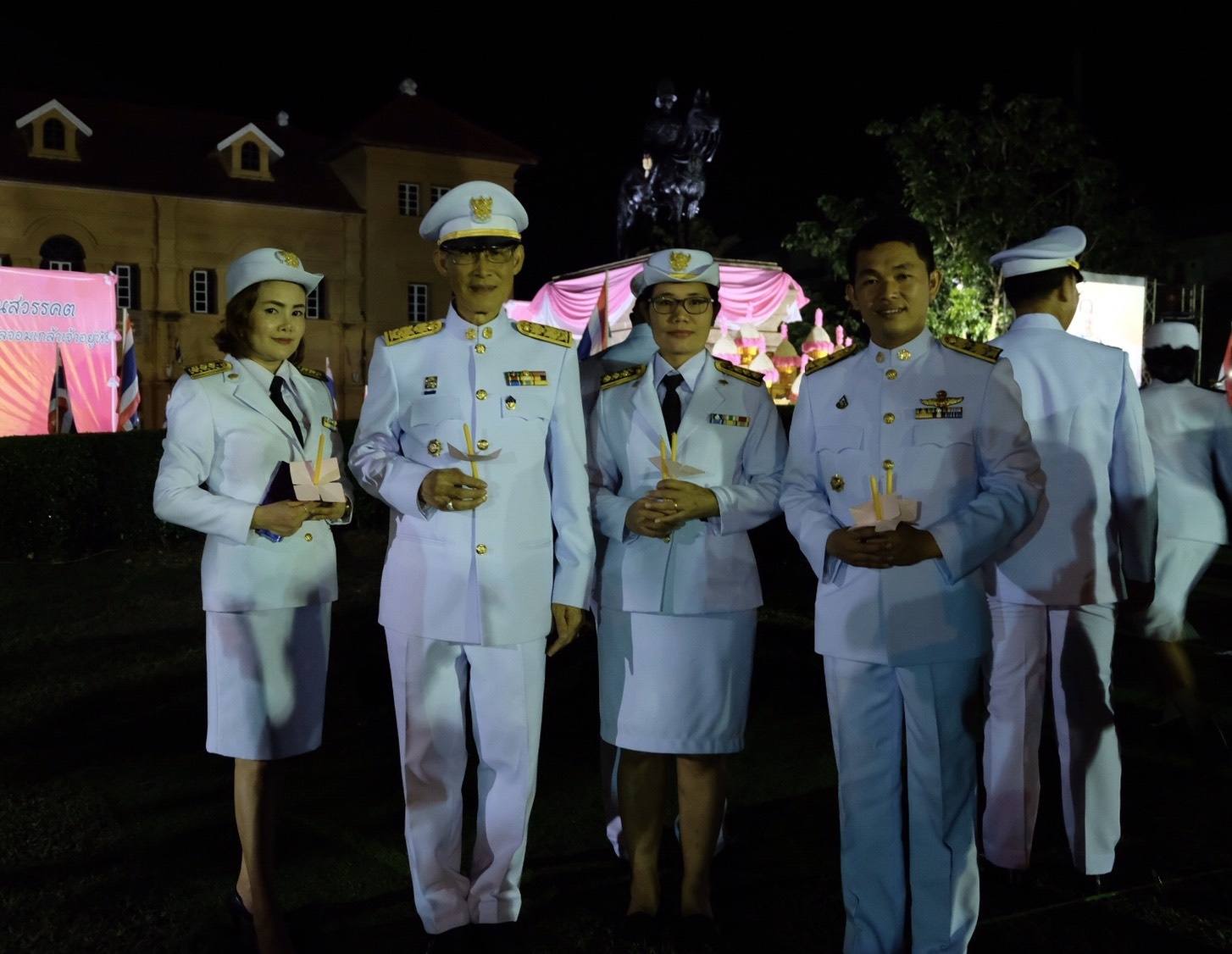 พิธีจุดเทียนเพื่อน้อมรำลึกในพระมหากรุณาธิคุณ พระบาทสมเด็จพระจุลจอมเกล้าเจ้าอยู่หัว รัชกาลที่ 5