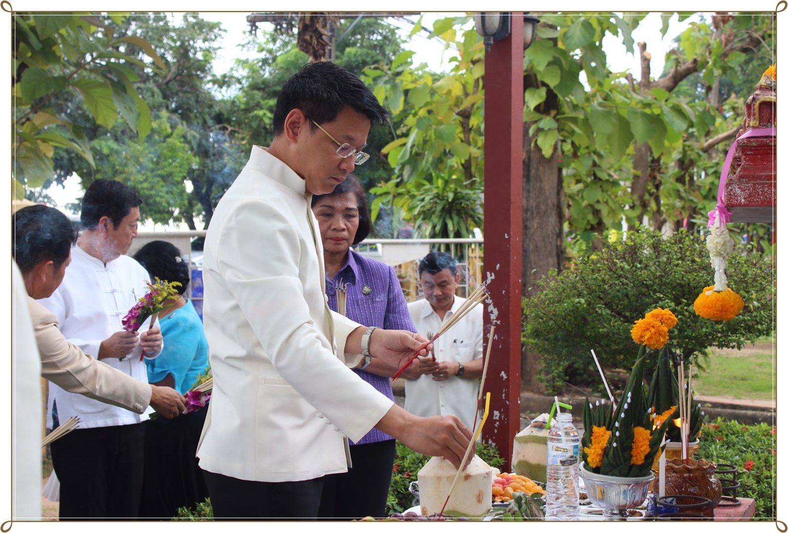 พิธีบวงสรวงสิ่งศักดิ์สิทธิ์ เพื่อความเป็นสิริมงคล ในการจัดงานประเพณีไหลเรือไฟจังหวัดนครพนม ประจำปี 2562