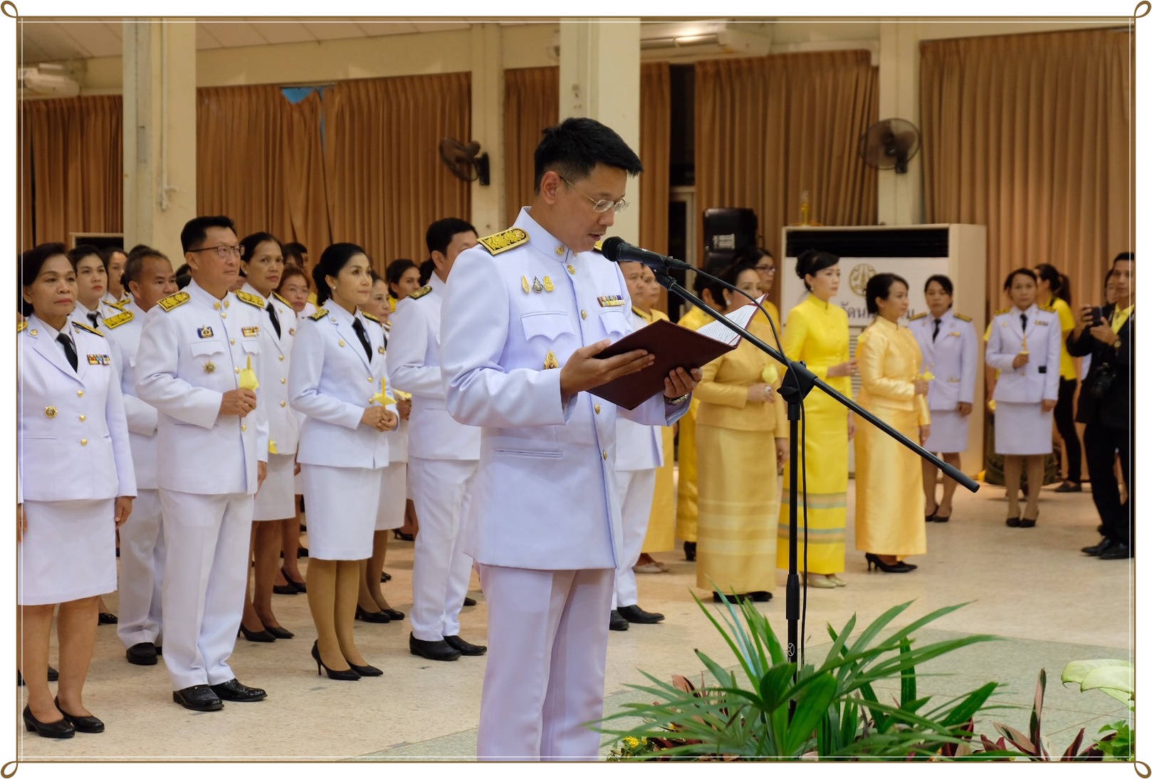 พิธีจุดเทียนเพื่อน้อมรำลึกในพระมหากรุณาธิคุณ พระบาทสมเด็จพระบรมชนกาธิเบศร มหาภูมิพลอดุลยเดชมหาราช บรมนาถบพิตร ๑๓ ตุลาคม ๒๕๖๒