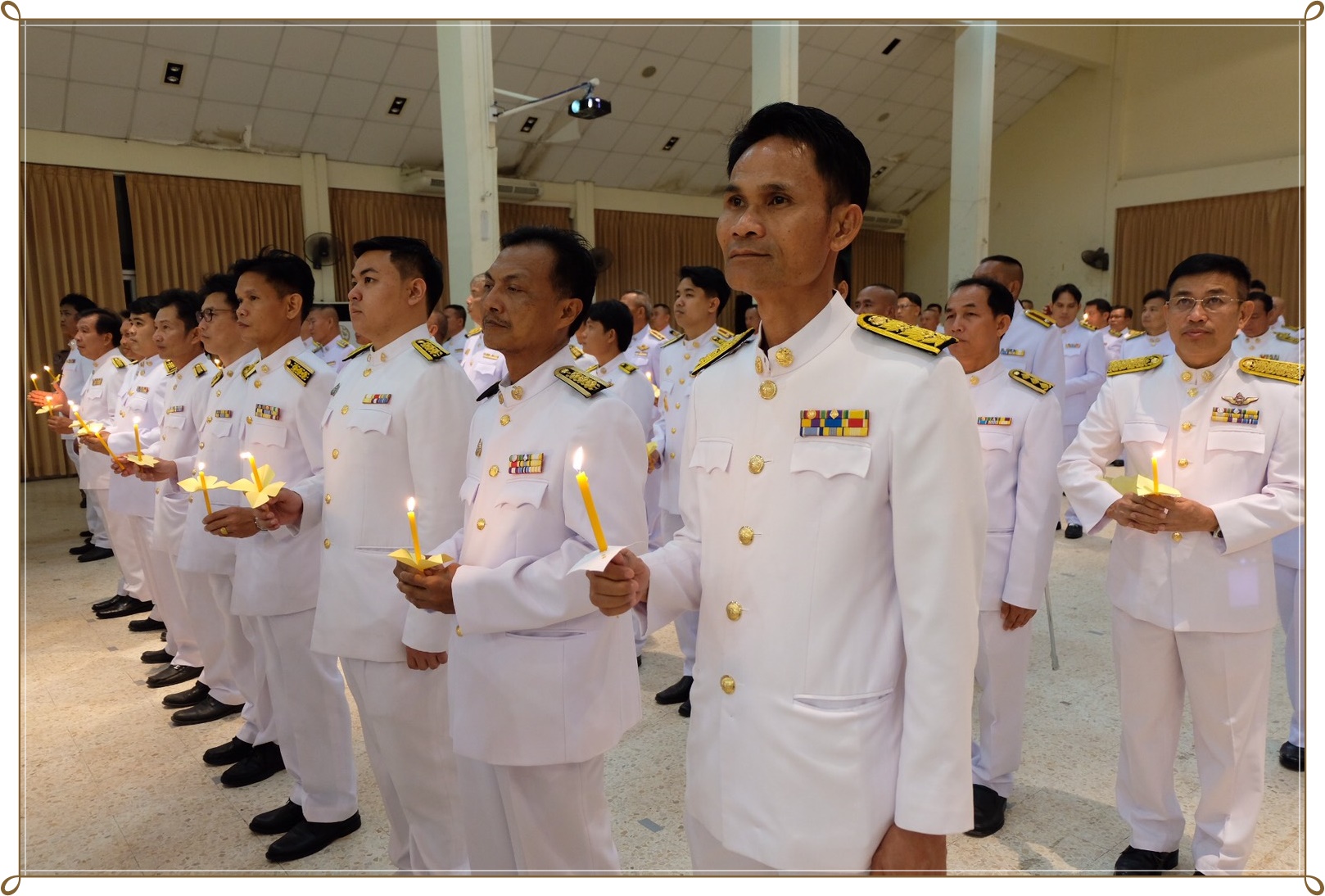 พิธีจุดเทียนเพื่อน้อมรำลึกในพระมหากรุณาธิคุณ พระบาทสมเด็จพระบรมชนกาธิเบศร มหาภูมิพลอดุลยเดชมหาราช บรมนาถบพิตร ๑๓ ตุลาคม ๒๕๖๒