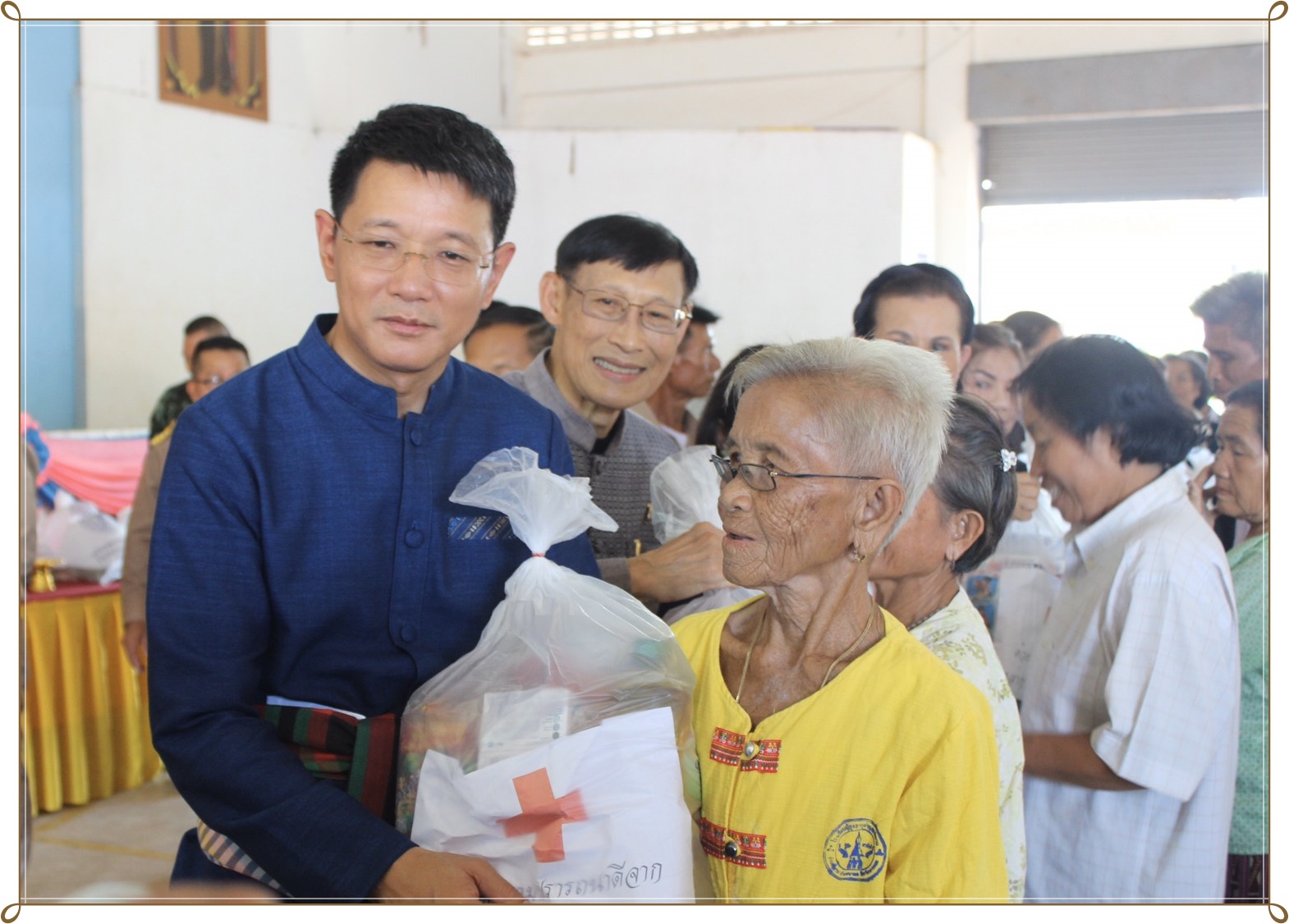 โครงการจังหวัดเคลื่อนที่แบบบูรณาการ “บำบัดทุกข์ บำรุงสุข สร้างรอยยิ้มให้ประชาชน” และกิจกรรมหน่วยแพทย์เคลื่อนที่ พอ.สว.จังหวัดนครพนม