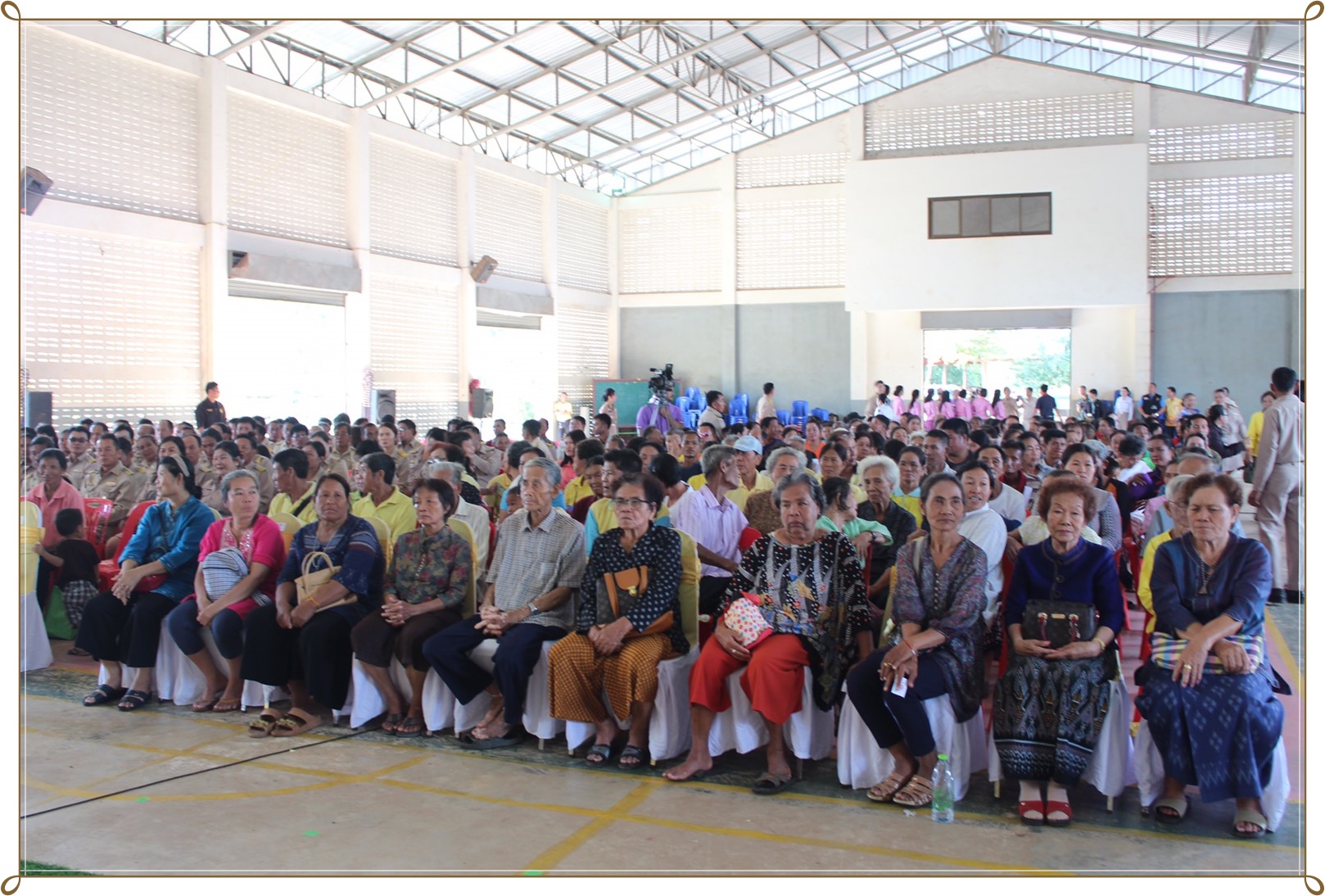 โครงการจังหวัดเคลื่อนที่แบบบูรณาการ “บำบัดทุกข์ บำรุงสุข สร้างรอยยิ้มให้ประชาชน” และกิจกรรมหน่วยแพทย์เคลื่อนที่ พอ.สว.จังหวัดนครพนม
