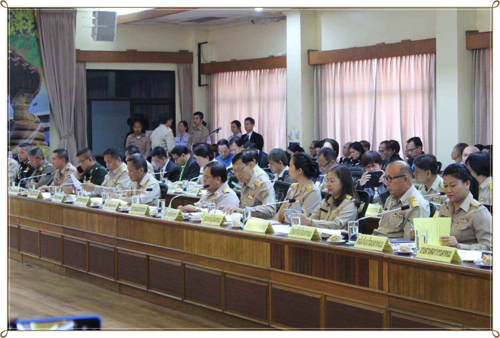 ประชุมประจำเดือนคณะกรมการจังหวัด/หัวหน้าส่วนราชการ/หัวหน้าหน่วยงาน/นายอำเภอทุกอำเภอ จังหวัดนครนพม ครั้งที่ 10/2562